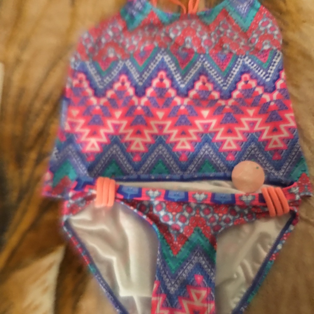 Girl swum wear